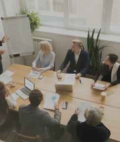 Учиться у топовых экспертов рынка 