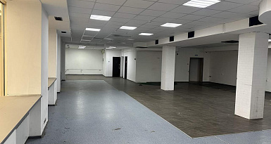 Помещение своб. назн., 1050 кв. м , 4/4 эт.