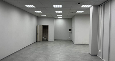 Помещение своб. назн., 210 кв. м , 1/2 эт.